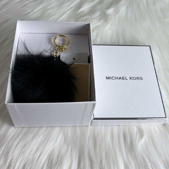 NWT💃Michael Kors Fur Pom Pom Bag Charm Ball Keychain Purse - Picture 3 of 3